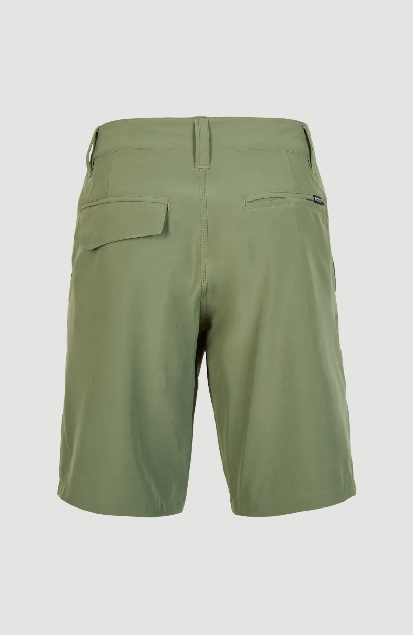 Short Hybrid Chino | Deep Lichen Green